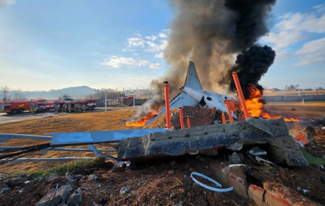 Máy bay lao khỏi đường băng ở Hàn Quốc, ít nhất 47 người thiệt mạng