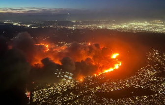 Đám cháy lớn tàn phá quận “nhà giàu” của bang California, Mỹ