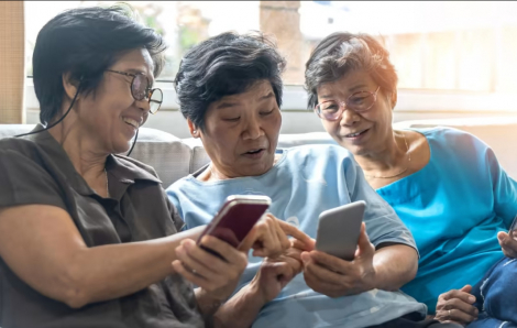 Khoảng 850.000 người cao tuổi thu nhập thấp tại Singapore được phát tiền