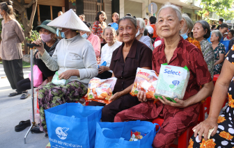 Ấm áp ngày hội “Tết tri ân trọn vẹn nghĩa tình”