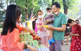 Đưa xuân đến với bệnh nhân xa nhà