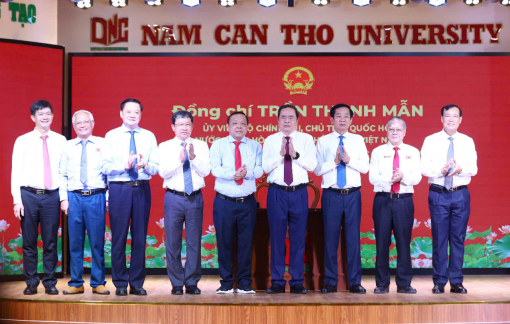 Chủ tịch Quốc hội Trần Thanh Mẫn làm việc với các Trường đại học ở TP Cần Thơ