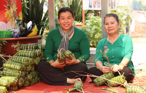 Tặng hàng ngàn bánh chưng, bánh tét cho người lao động