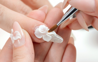 Vợ né việc nhà vì bộ nail đẹp