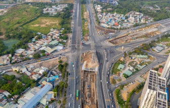 Nút giao 3 tầng ở TPHCM băng băng về đích sau những ngày thi công xuyên tết