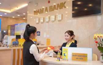 Nam A Bank lì xì khách hàng đầu xuân 2025