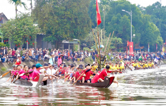 Tưng bừng giải đua thuyền đầu xuân trên sông Vực