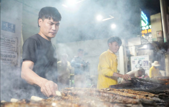 Lò nướng cá lo ế trong ngày vía Thần Tài