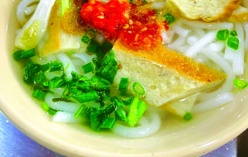 Bánh canh cứu đói giữa Sài thành