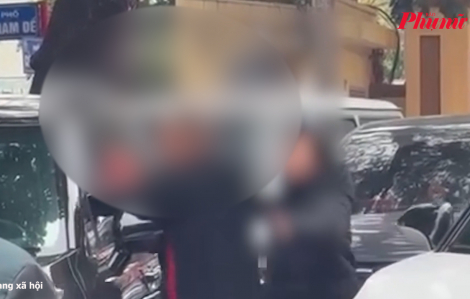 Công an xác minh clip người đàn ông đấm tài xế ô tô trên đường
