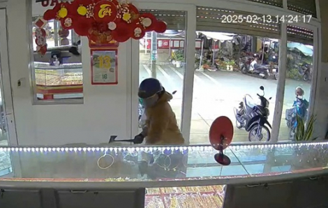 Lâm Đồng: Truy bắt kẻ táo tợn dùng búa đập phá tủ, cướp tiệm vàng