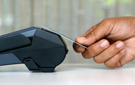 Người dân đã có thể dùng thẻ ATM để đi metro số 1