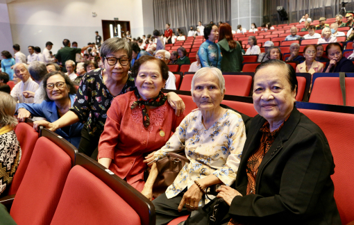 Cựu tù chính trị, tù binh TPHCM xúc động trong ngày họp mặt