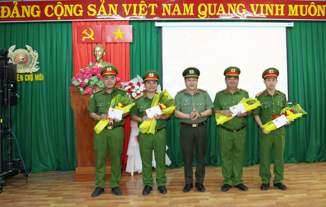 Thưởng nóng cho ban chuyên án phá vụ giết người, cướp của ở An Giang trong 48 giờ