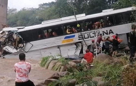 Ít nhất 12 người thiệt mạng trong vụ tai nạn xe buýt ở Brazil chở sinh viên