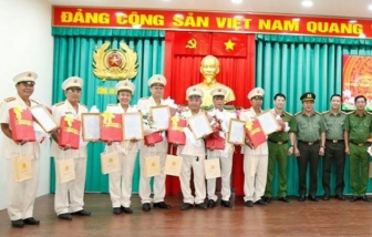 23 cán bộ lãnh đạo cấp phòng Công an An Giang nghỉ hưu trước tuổi