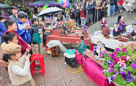 Lão nông hơn 20 năm đi nhặt phế liệu làm rối điện