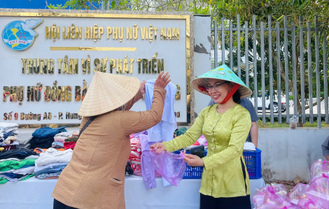 Mô hình “cơm 0 đồng” và “gian hàng quần áo 0 đồng” về với bà con miền Tây