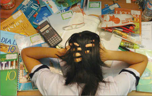Cảnh báo thủng hành tá tràng do stress, áp lực học tập