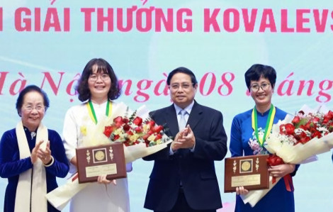 Trao giải thưởng Kovalevskaia 2024 cho 2 nhà khoa học nữ
