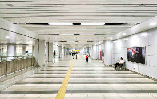 Không gian nhà ga, toa tàu metro: "Mỏ vàng" cần sớm khai thác