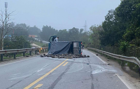 Nữ giáo viên cùng con trai tử vong trên đường đi khám bệnh