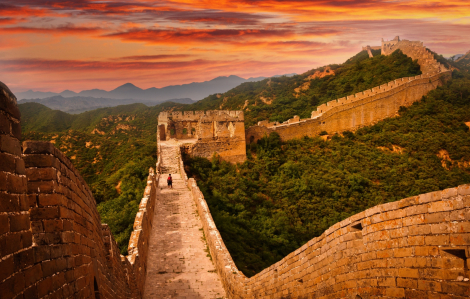 Chụp hình khoe vòng 3 ở Vạn Lý Trường Thành, du khách Nhật bị trục xuất khỏi Trung Quốc