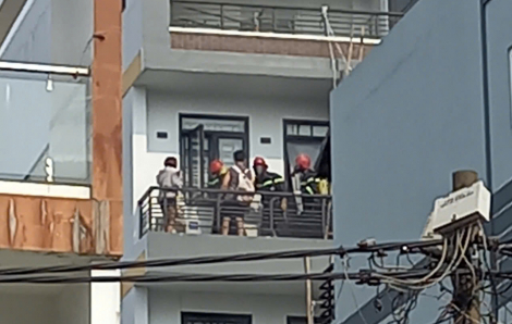 Cháy khách sạn nhiều tầng ở Thủ Đức, 4 người được cảnh sát giải cứu