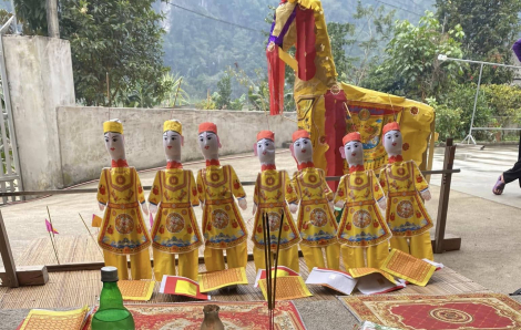 Nhiều người bị lừa bởi chiêu bùa yêu, cắt vong của 'thầy' online