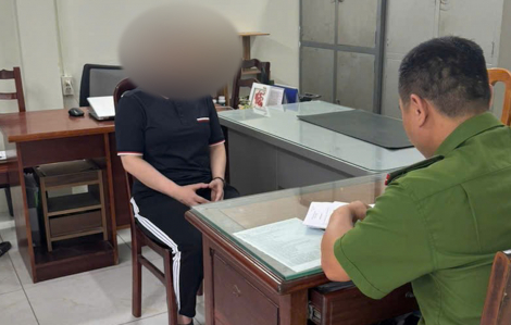 Khởi tố, bắt tạm giam nữ tài xế tông 10 xe máy