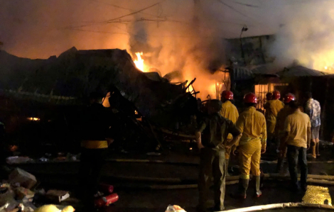 Vụ cháy lớn tại chợ Thanh Đa: 7 ki-ốt bị cháy, không có thiệt hại về người