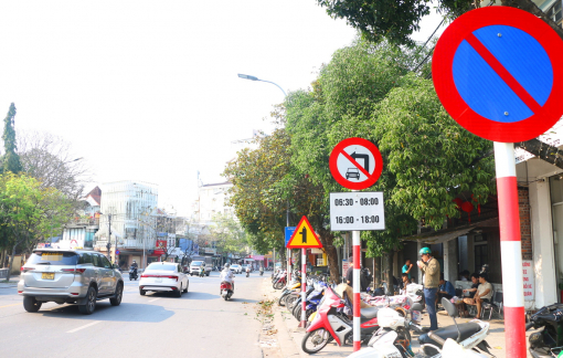 Biển cấm lưu thông “bẫy người” ở TP Huế