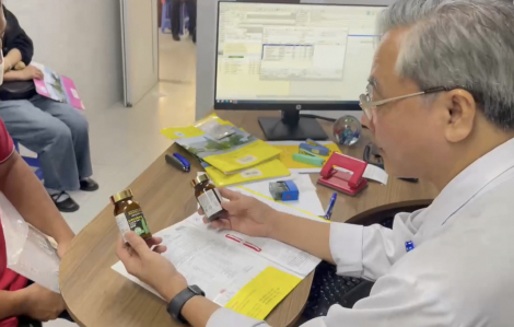 Người già cẩn trọng khi dùng thực phẩm chức năng