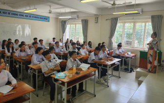 Thứ trưởng Bộ GD-ĐT: Học sinh đi học thêm vì đề thi quá khó