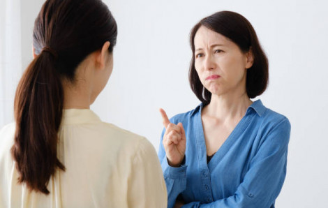 Giận dâu, má đòi bán nhà