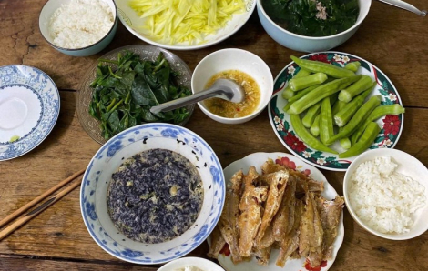 Xa quê, thèm bữa cơm nhà ba món…