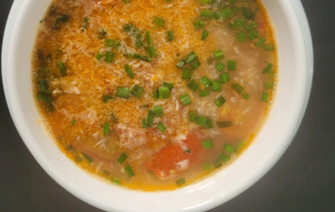 "Tối ni nhà mình ăn cơm với ruốc"