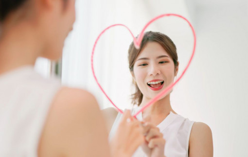 Bạn gái tôi nói với mẹ chồng tương lai rằng cô ấy yêu bản thân hơn tất cả