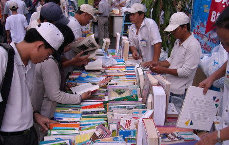 “Đối phó với nạn sách giả rất gian nan”