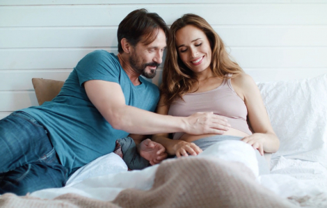 Phụ nữ nên sinh ở độ tuổi nào để con thông minh?