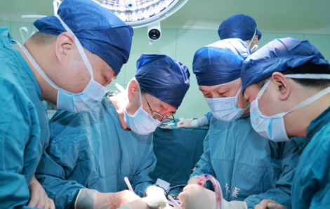 Ca ghép gan lợn biến đổi gen sang người đầu tiên trên thế giới