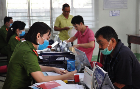 TPHCM triển khai cấp căn cước, tài khoản định danh điện tử tại ga Metro số 1