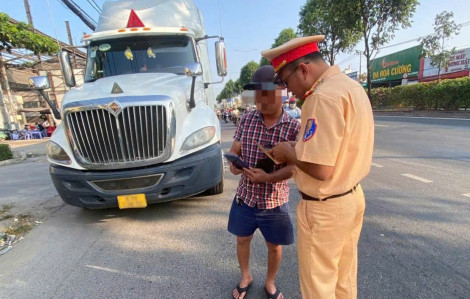 Công an trích xuất dữ liệu từ thiết bị giám sát hành trình, xử lý nhiều tài xế vi phạm