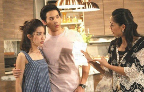 Mẹ ảnh hưởng xấu lên tình yêu và cuộc sống của em