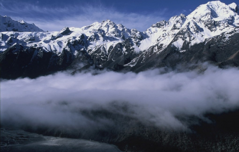 Carbon đen, siêu chất ô nhiễm làm tan chảy các sông băng ở châu Á