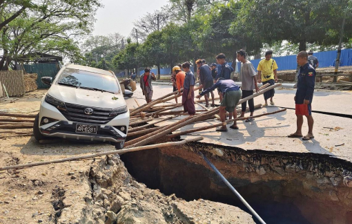 Thiếu hụt vật tư y tế, đường sá hư hỏng cản trở cứu hộ động đất ở Myanmar
