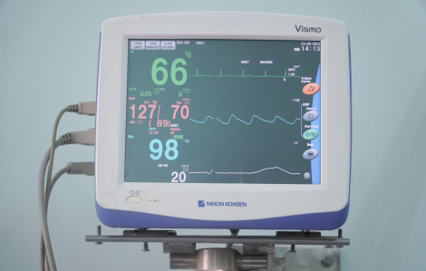 6 người nhập viện vì ngộ độc rượu trái cây nghi chứa methanol