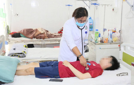 Đắk Lắk: 4 bệnh nhân mắc viêm màng não sau khi ăn tiết canh thỏ