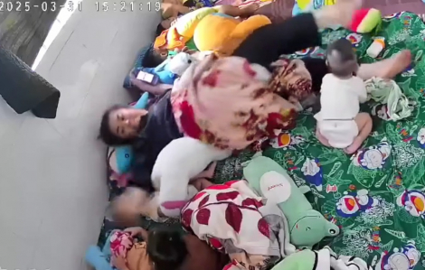 Điều tra vụ bảo mẫu tát tới tấp vào mặt, đầu bé khoảng 1 tuổi