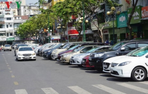 Bí thư Nguyễn Văn Nên yêu cầu làm rõ việc thu phí ô tô đậu dưới lòng đường bị lỗ 2,28 tỉ